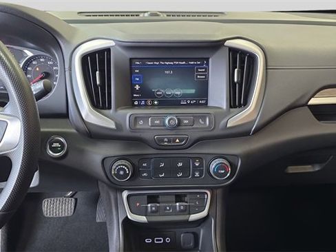 Used 2023 GMC Terrain SLE w/ Elevation Edition image 21