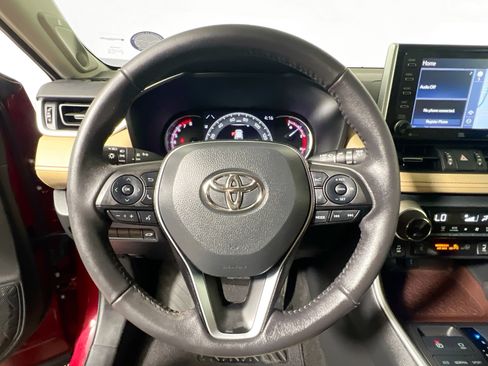 Used 2021 Toyota RAV4 Limited FWD image 17