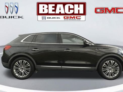 Used 2016 Lincoln MKX Reserve w/ Technology Package FWD image 2