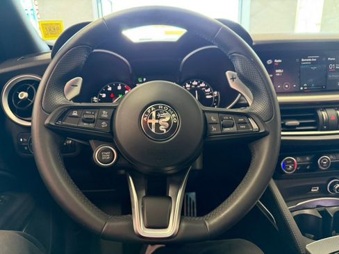 Used 2023 Alfa Romeo Stelvio Veloce AWD/4WD image 45