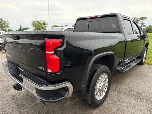 Used 2025 Chevrolet Silverado 2500 LTZ w/ LTZ Convenience Package AWD/4WD image 5