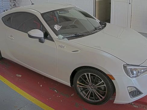 Used 2013 Scion FR-S RWD image 2