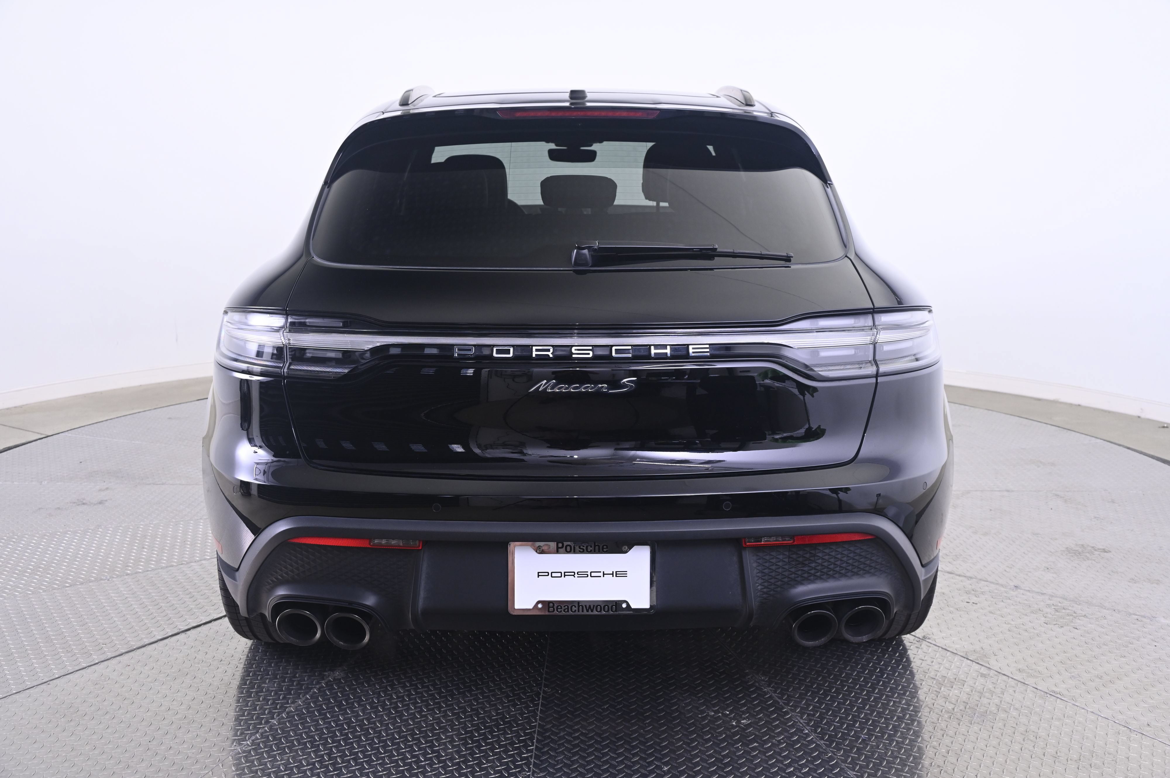 Certified 2023 Porsche Macan S AWD/4WD image 6