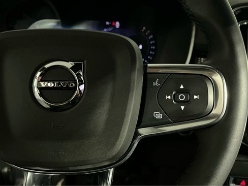 Used 2026 Volvo XC40 B5 Ultra w/ Protection Package Premier image 20