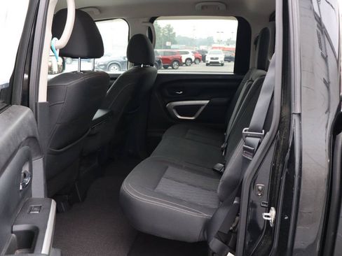 Used 2019 Nissan Titan SV AWD/4WD image 4