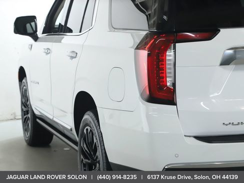 Used 2021 GMC Yukon Denali w/ Denali Premium Package AWD/4WD image 6