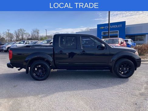 Used 2021 Nissan Frontier SV w/ Midnight Edition Floor Mats AWD/4WD image 2