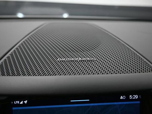 Used 2022 Volvo XC60 B6 R-Design w/ Protection Package Premier image 29