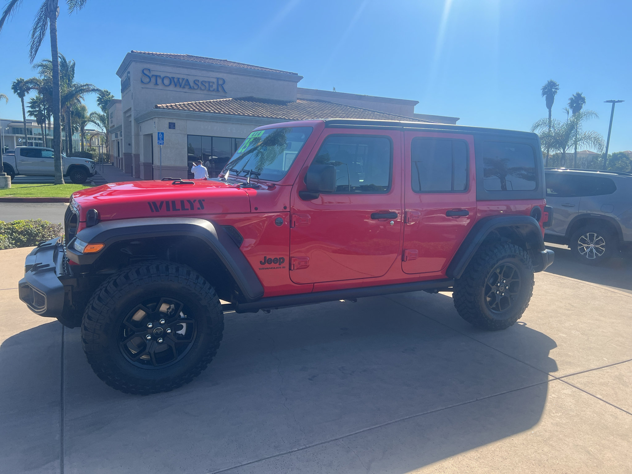 Used 2025 Jeep Wrangler Unlimited Sport AWD/4WD image 1