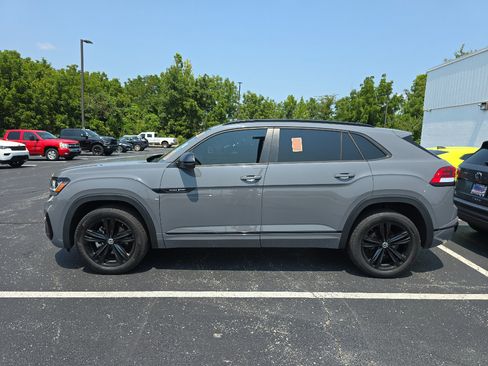 Used 2023 Volkswagen Atlas Cross Sport SEL R-Line AWD/4WD image 7
