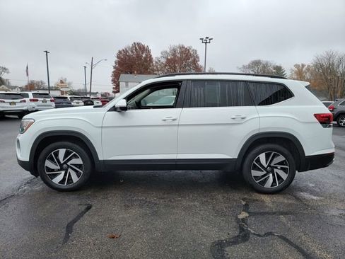 Used 2025 Volkswagen Atlas SE image 4