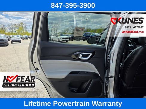 Used 2025 Jeep Compass Limited AWD/4WD image 16