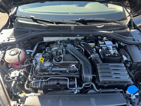 Used 2025 Volkswagen Jetta SE image 30