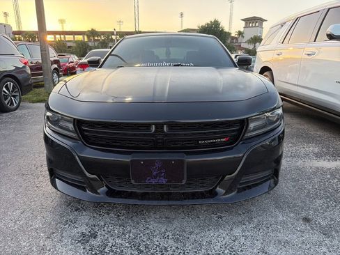 Used 2021 Dodge Charger SXT w/ Leather Interior Group RWD image 2