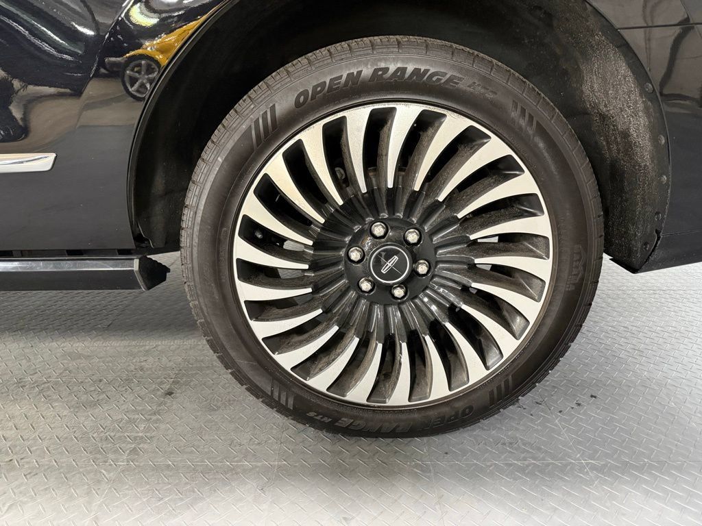 Used 2020 Lincoln Navigator Black Label w/ Cargo Convenience Package AWD/4WD image 7