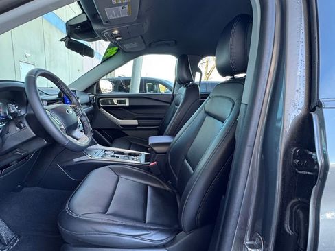 Used 2024 Ford Explorer XLT w/ Equipment Group 202A image 18