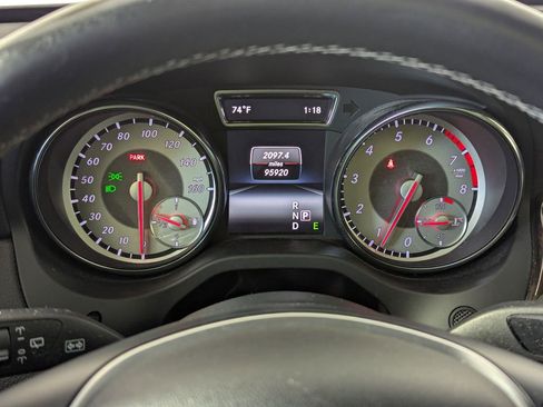 Used 2015 Mercedes-Benz GLA 250 4MATIC image 9