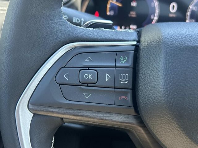 New 2026 Jeep Grand Cherokee Altitude AWD/4WD image 8