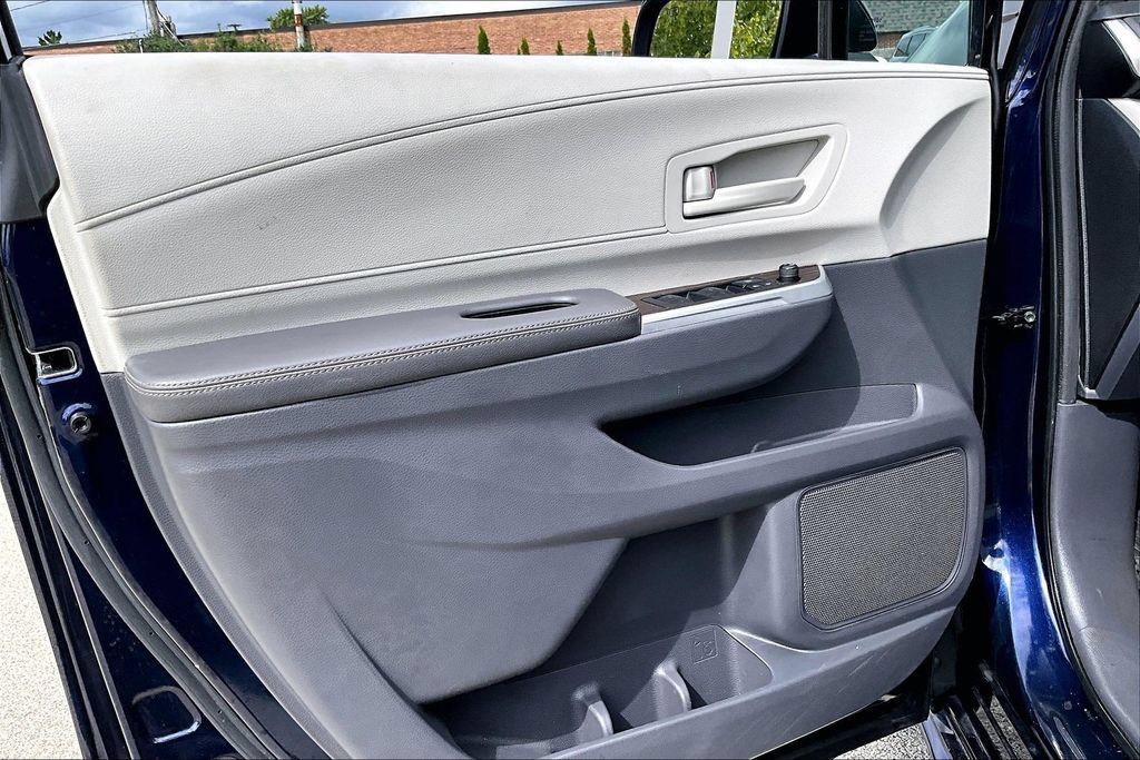 Used 2022 Toyota Sienna LE FWD image 10