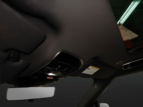 Used 2023 Land Rover Range Rover Sport SE Dynamic image 31