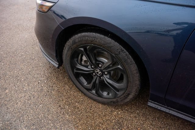 Used 2025 Honda Accord SE image 12