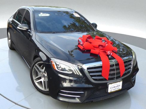 Used 2020 Mercedes-Benz S 560 4MATIC Sedan w/ AMG Line Exterior image 2