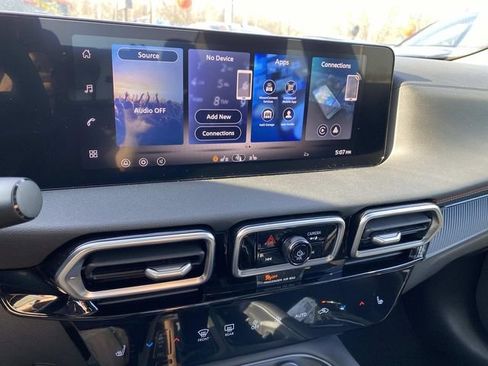 New 2026 Nissan Sentra SR w/ SR Premium Package FWD image 9