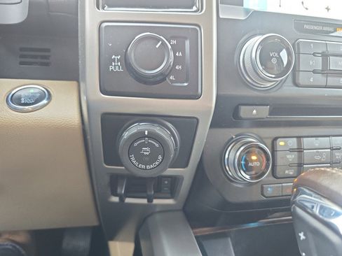 Used 2018 Ford F150 Lariat w/ Equipment Group 502A Luxury image 27