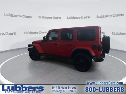 Used 2025 Jeep Wrangler Unlimited Sahara AWD/4WD image 6