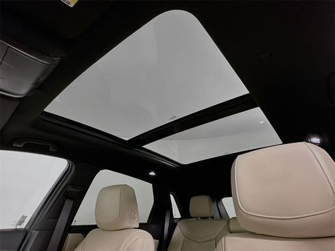 Used 2018 Cadillac XT5 Premium Luxury image 11