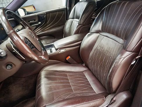 Used 2018 Lexus LS 500 w/ Interior Upgrade Package RWD image 17