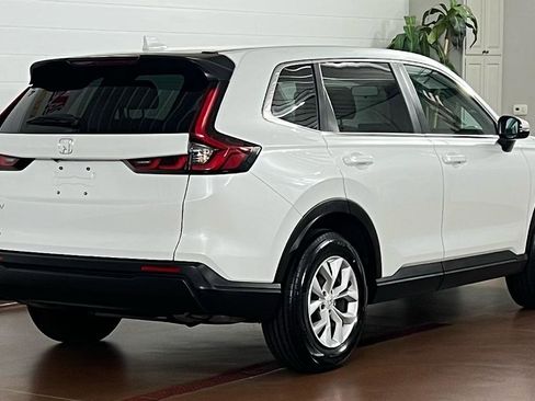 Used 2025 Honda CR-V LX image 3