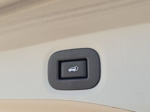 Used 2017 Nissan Rogue SL FWD image 36