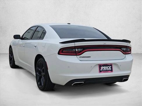 Used 2020 Dodge Charger SXT w/ Blacktop Package RWD image 7