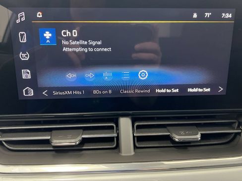 Used 2025 Chevrolet Trax LT FWD image 13