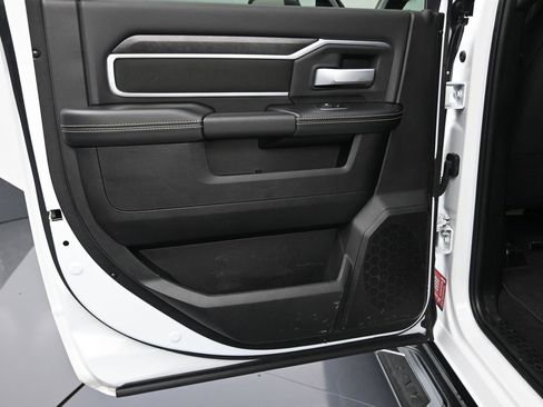 Used 2024 RAM 3500 Big Horn image 26