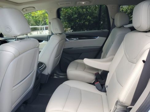 Certified 2024 Cadillac XT6 Premium Luxury w/ Technology Package FWD image 12