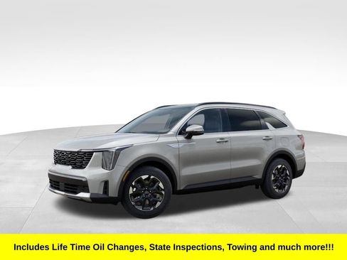 Certified 2026 Kia Sorento S w/ S Panoramic Sunroof Package FWD image 3