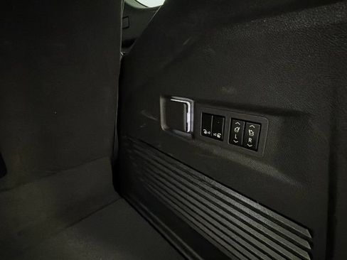 Used 2023 Chevrolet Tahoe High Country AWD/4WD image 28