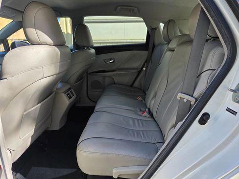 Used 2010 Toyota Venza image 25