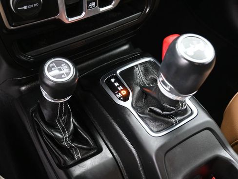 Used 2022 Jeep Wrangler Unlimited Sahara w/ Cold Weather Group image 33