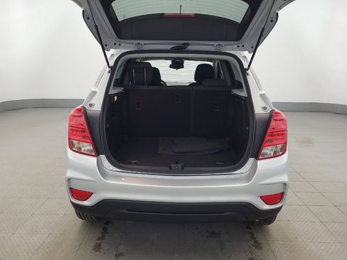 Used 2022 Chevrolet Trax LS w/ Tint and Cruise Package image 29