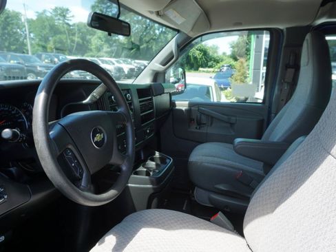 Used 2018 Chevrolet Express 2500 w/ Driver Convenience Package RWD image 22
