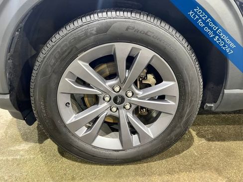 Used 2022 Ford Explorer XLT w/ Equipment Group 202A image 22