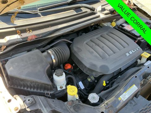 Used 2011 Dodge Grand Caravan Express FWD image 26