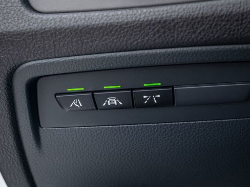 Used 2018 BMW M3 Base image 31