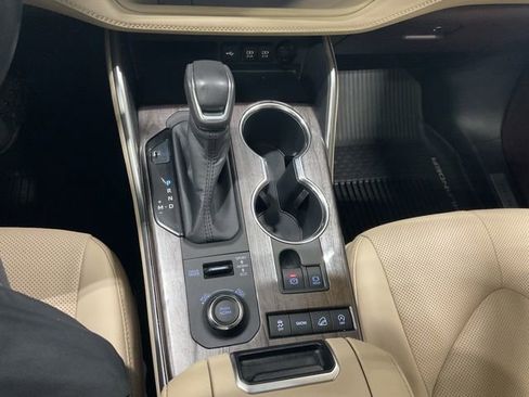 Used 2020 Toyota Highlander Limited image 15