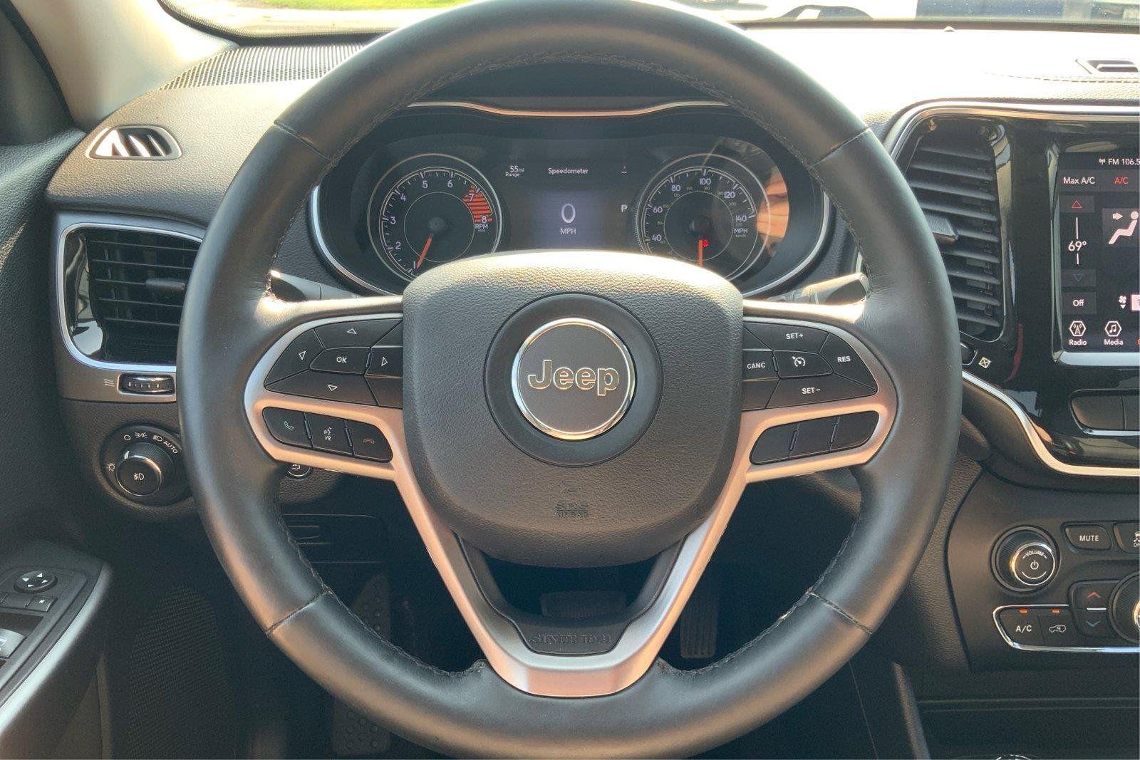 Used 2019 Jeep Cherokee Limited AWD/4WD image 15