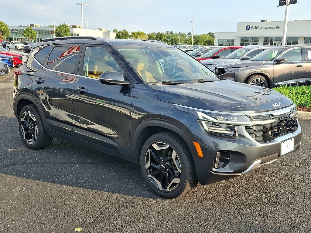 Used 2024 Kia Seltos SX AWD/4WD image 3
