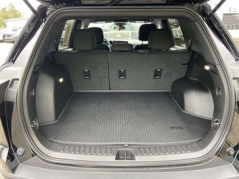 Used 2026 Chevrolet Equinox LT FWD image 9